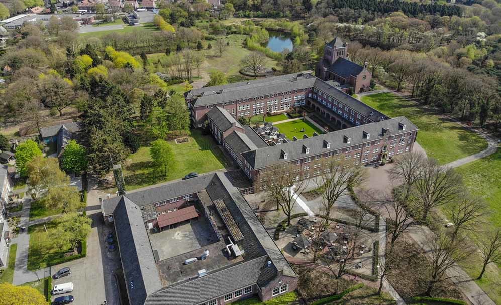 Luchtfoto van Fletcher Kloosterhotel Willibrordhaeghe