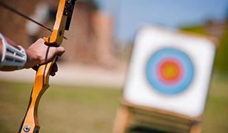 Pijl en boog schieten als teambuilding activiteit